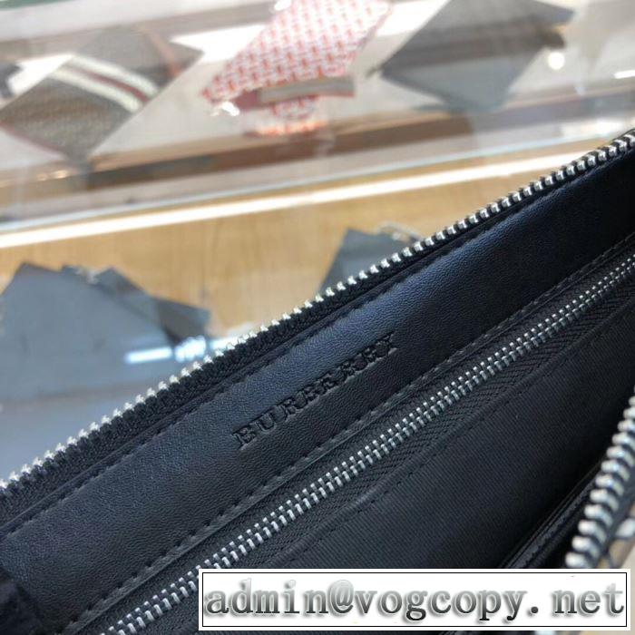 価格も嬉しいアイテム  ポーチ   手頃価格でカブり知らず バーバリー BURBERRY