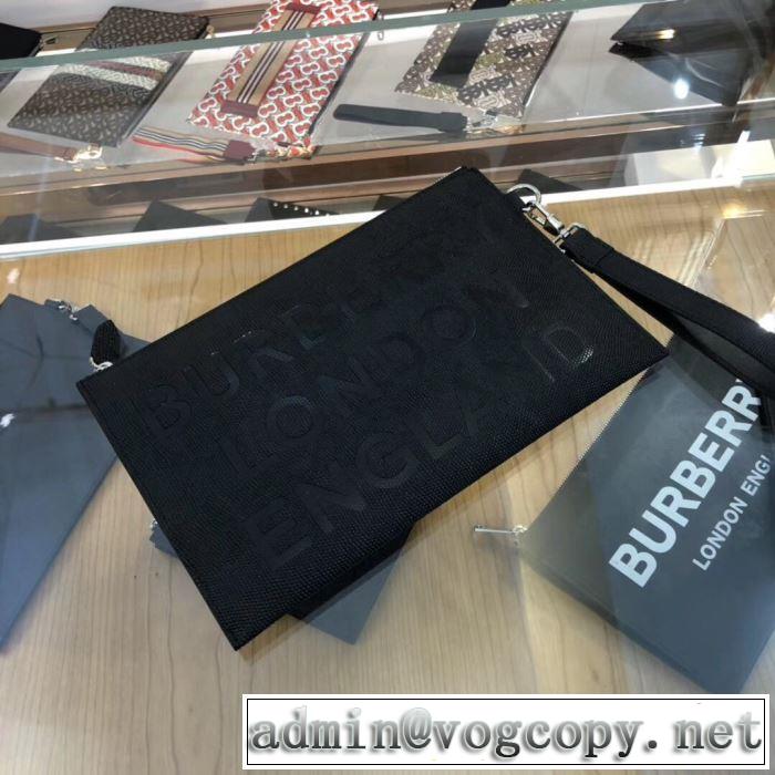 新作が見逃せない ポーチ  限定色がお目見え バーバリー BURBERRY