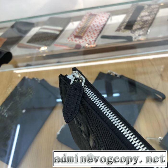 新作が見逃せない ポーチ  限定色がお目見え バーバリー BURBERRY