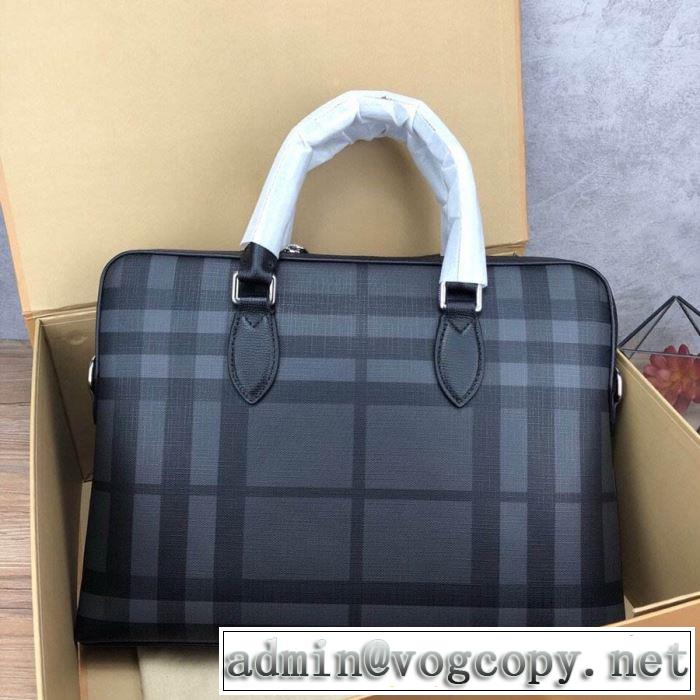 人気ランキング最高 バーバリー BURBERRY ショルダーバッグ  有名ブランドです