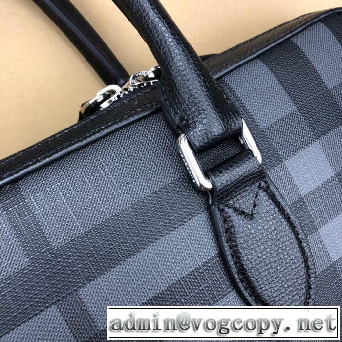 人気ランキング最高 バーバリー BURBERRY ショルダーバッグ  有名ブランドです