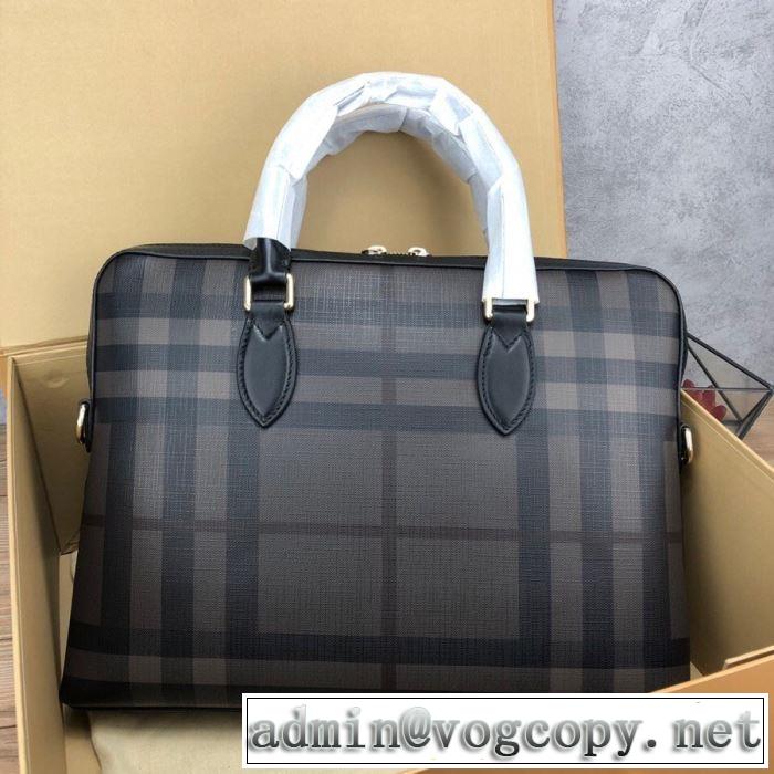 着こなしを楽しむ バーバリー BURBERRY 限定品が登場 ショルダーバッグ 2020年春夏コレクション