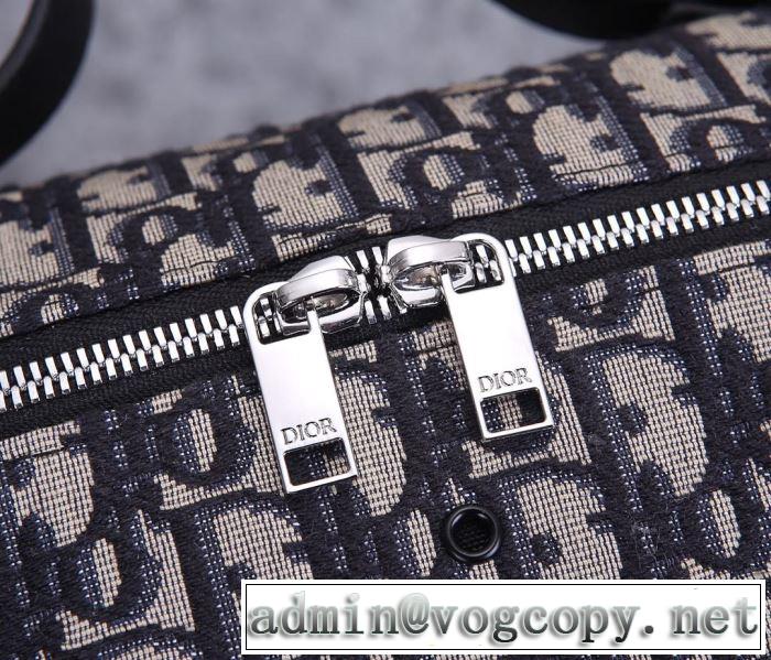 ディオール普段見ないデザインばかり  DIOR 価格帯が低い リュック 幅広いアイテムを展開
