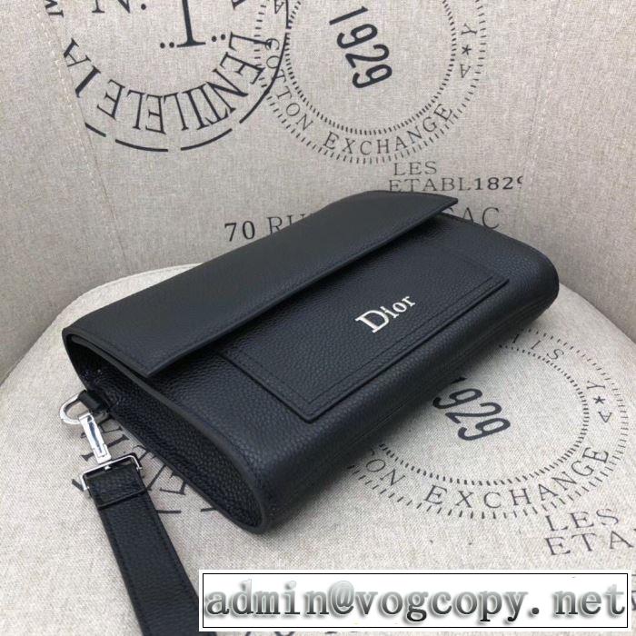 ポーチ  高級感のある素材 ディオール 2020年春限定  DIOR 一番手に入れやすい