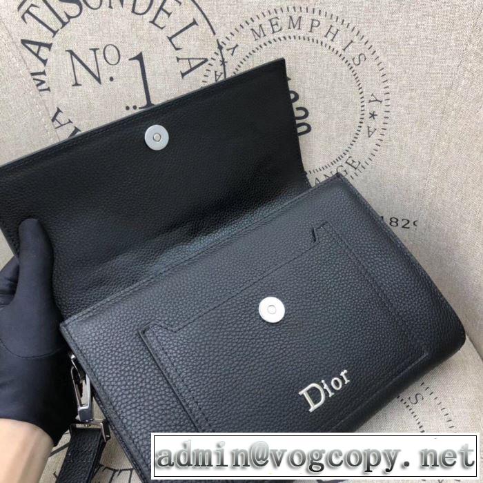 ポーチ  高級感のある素材 ディオール 2020年春限定  DIOR 一番手に入れやすい