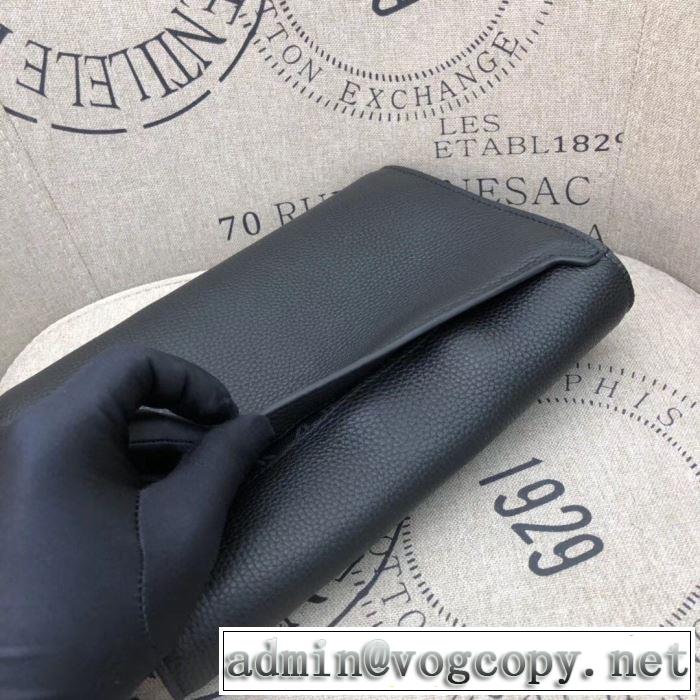 ポーチ  高級感のある素材 ディオール 2020年春限定  DIOR 一番手に入れやすい