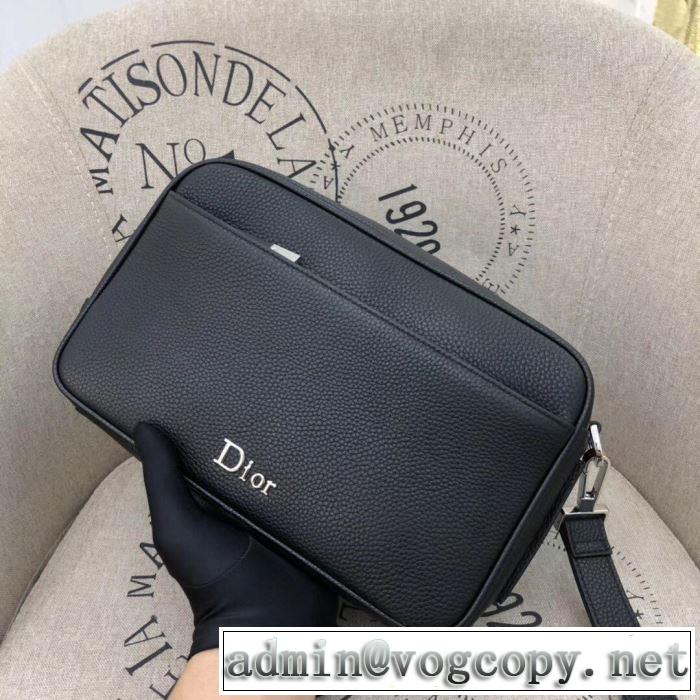 今なお素敵なアイテムだ ディオール DIOR 今年の春トレンド ポーチ 大人の新作こそ