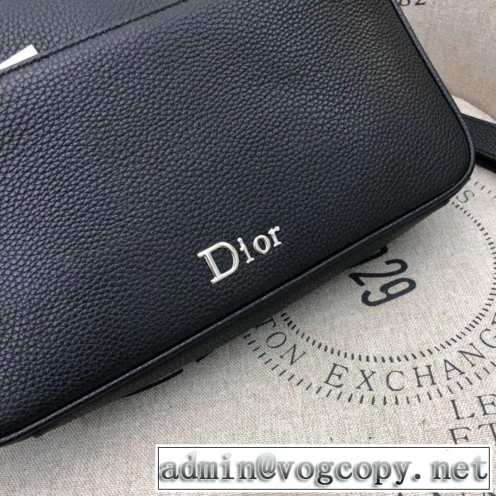 今なお素敵なアイテムだ ディオール DIOR 今年の春トレンド ポーチ 大人の新作こそ