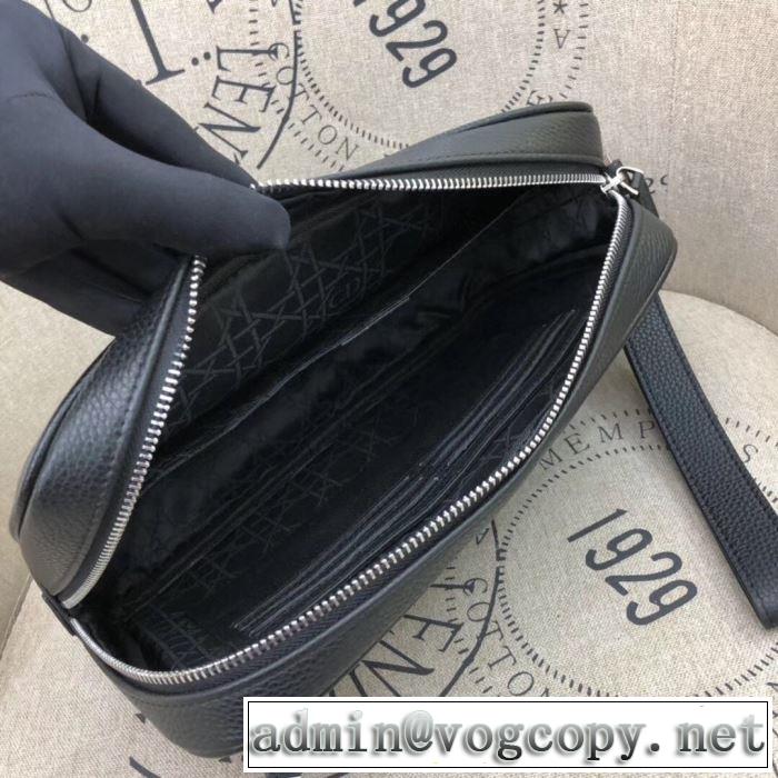 今なお素敵なアイテムだ ディオール DIOR 今年の春トレンド ポーチ 大人の新作こそ