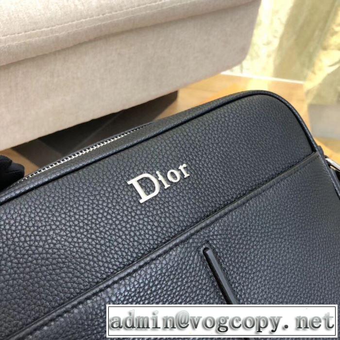 普段のファッション ディオール DIOR 大人気のブランドの新作 ミニバッグ 取り入れやすい