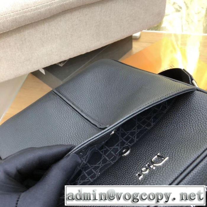 普段のファッション ディオール DIOR 大人気のブランドの新作 ミニバッグ 取り入れやすい