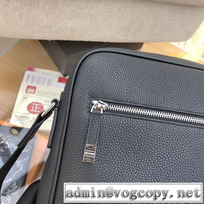 普段のファッション ディオール DIOR 大人気のブランドの新作 ミニバッグ 取り入れやすい