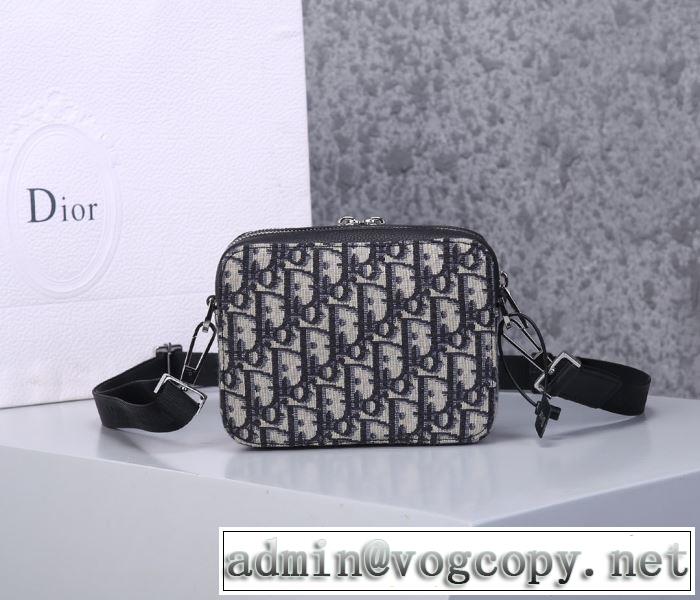 ファッションに取り入れよう ディオール DIOR お値段もお求めやすい ミニバッグ