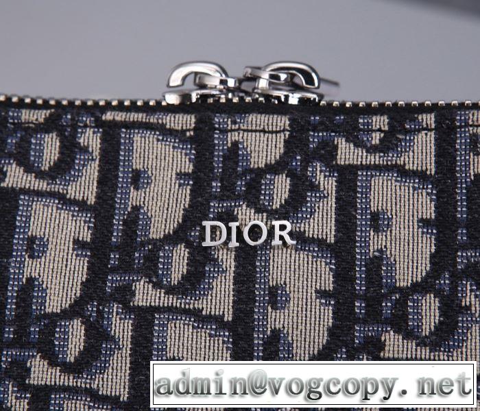 ファッションに取り入れよう ディオール DIOR お値段もお求めやすい ミニバッグ
