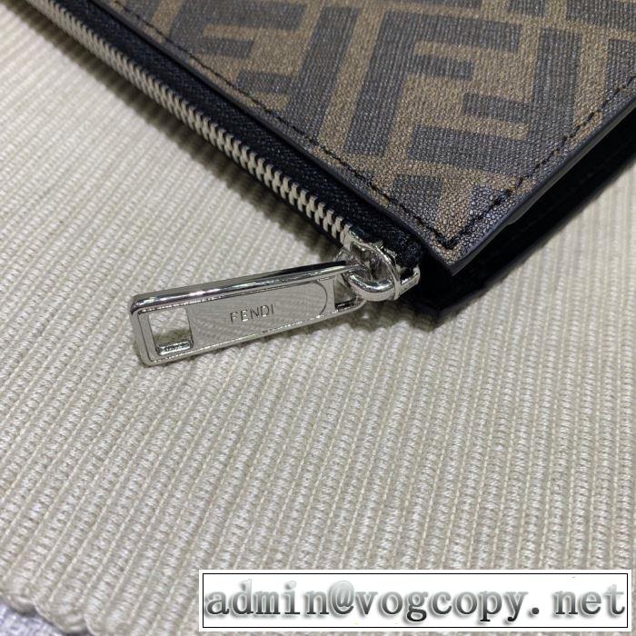 普段使いにも最適なアイテム ポーチ  ストリート感あふれ フェンディ FENDI