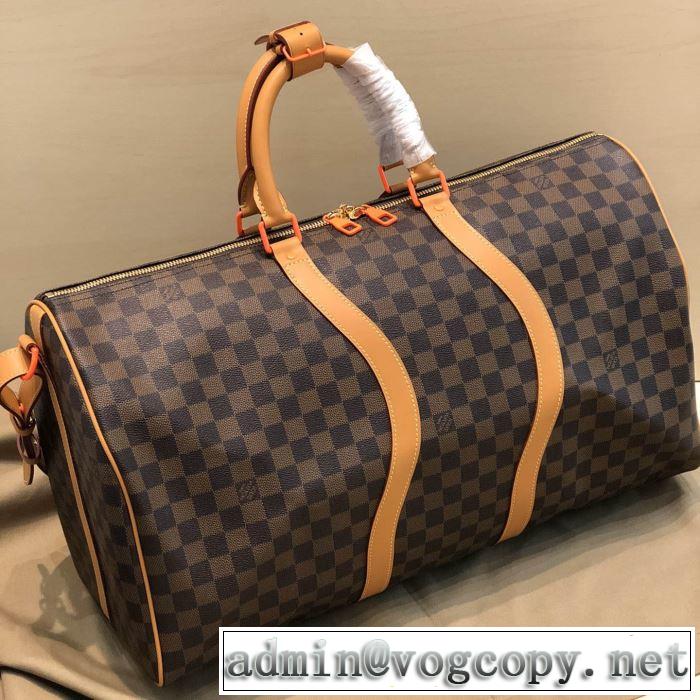エレガントな雰囲気 ルイ ヴィトン LOUIS VUITTON おしゃれな人が持っている スーツケース