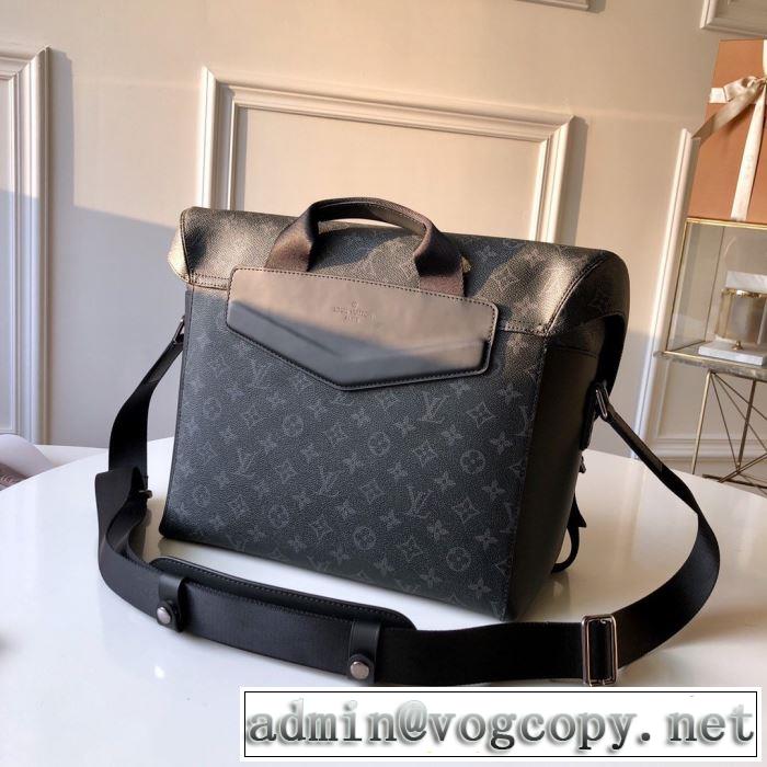 ルイ ヴィトンこの時期の一番人気は  LOUIS VUITTON  2020モデル ショルダーバッグ