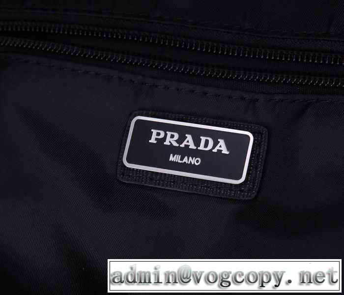 リュック ストリート感あふれ プラダ PRADA 普段使いにも最適なアイテム