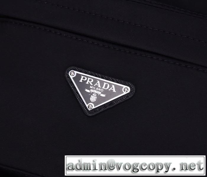 ファッショニスタを中心に新品が非常に人気 プラダ PRADA 2020春新作 リュック