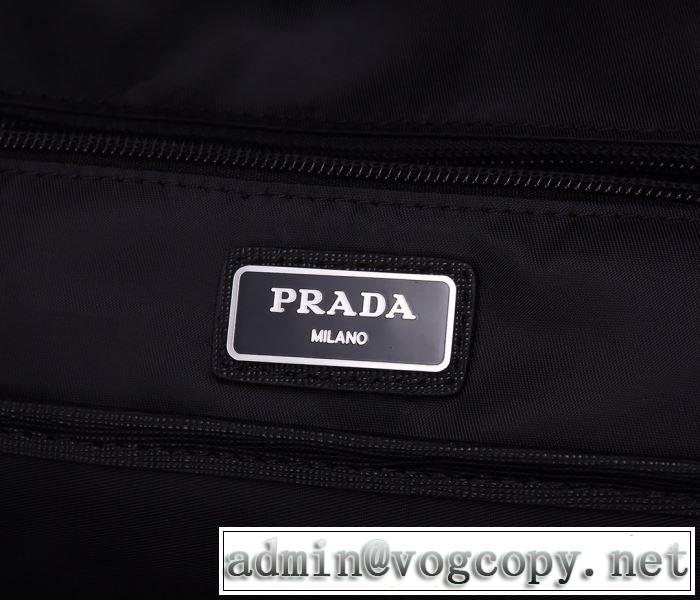 ファッショニスタを中心に新品が非常に人気 プラダ PRADA 2020春新作 リュック