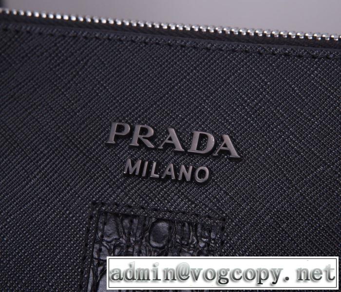 ビジネスバッグ 高級感のある素材 プラダ 一番手に入れやすい PRADA  2020年春限定