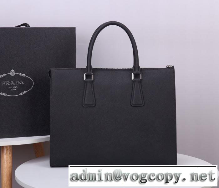プラダ絶対に見逃せない  PRADA 老舗ブランド ビジネスバッグ 累積売上総額第１位