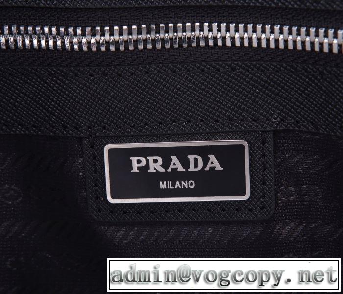 プラダ絶対に見逃せない  PRADA 老舗ブランド ビジネスバッグ 累積売上総額第１位