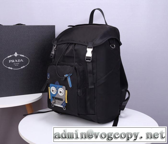 海外でも大人気 プラダ 日本未入荷カラー PRADA リュック 20SSトレンド