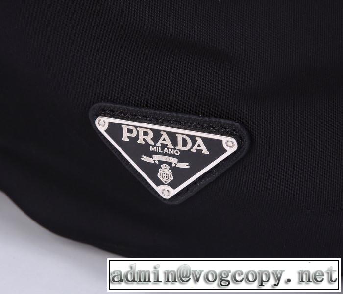 海外でも大人気 プラダ 日本未入荷カラー PRADA リュック 20SSトレンド