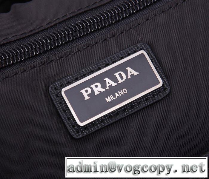 海外でも大人気 プラダ 日本未入荷カラー PRADA リュック 20SSトレンド