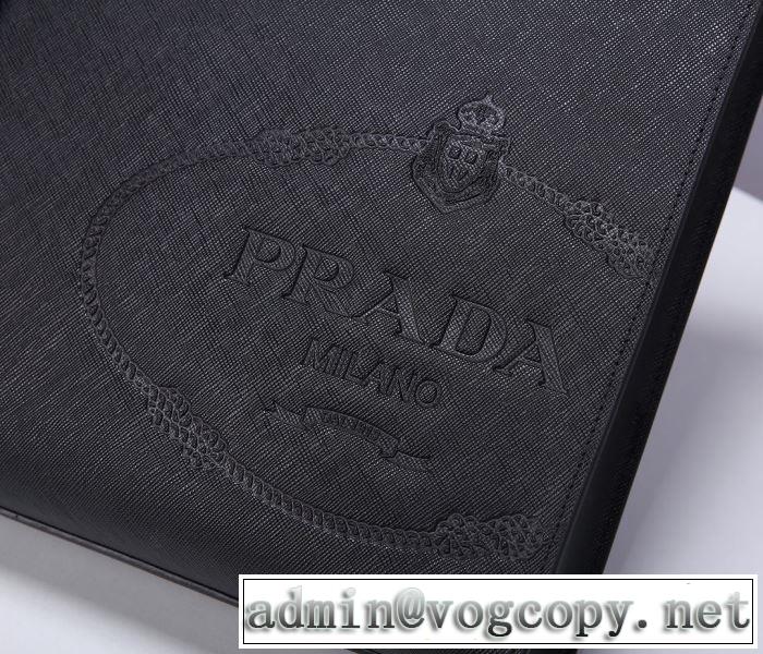 限定アイテムが登場 プラダ PRADA 限定色がお目見え ビジネスバッグ 一目惚れ級に