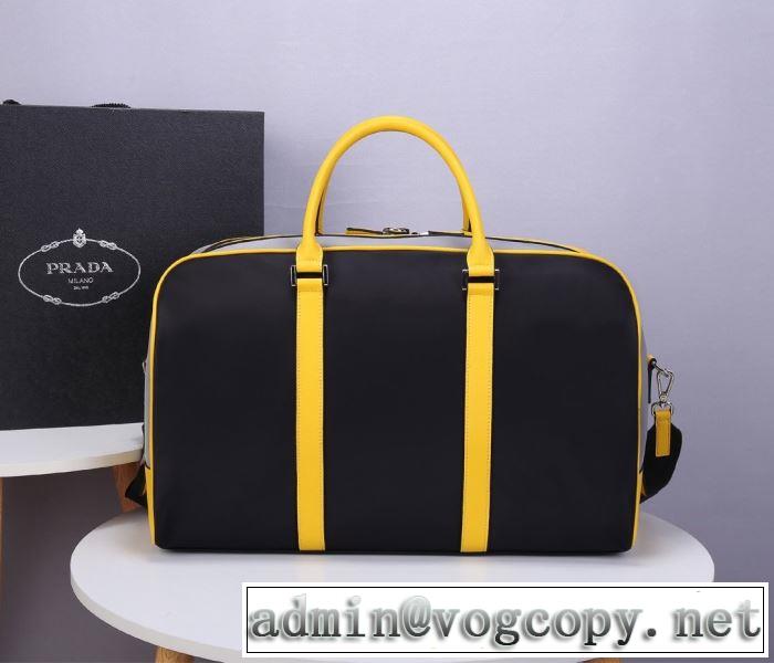 有名ブランドです プラダ PRADA 着こなしを楽しむ ショルダーバッグ限定品が登場