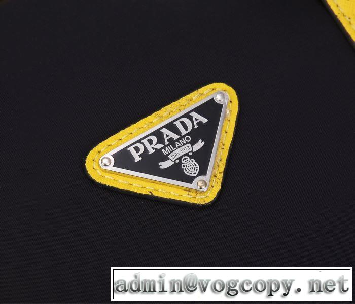 有名ブランドです プラダ PRADA 着こなしを楽しむ ショルダーバッグ限定品が登場