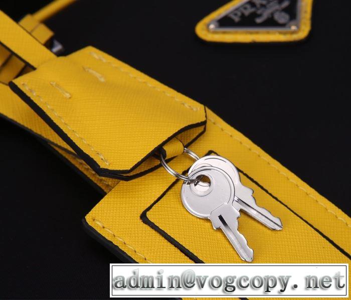 有名ブランドです プラダ PRADA 着こなしを楽しむ ショルダーバッグ限定品が登場