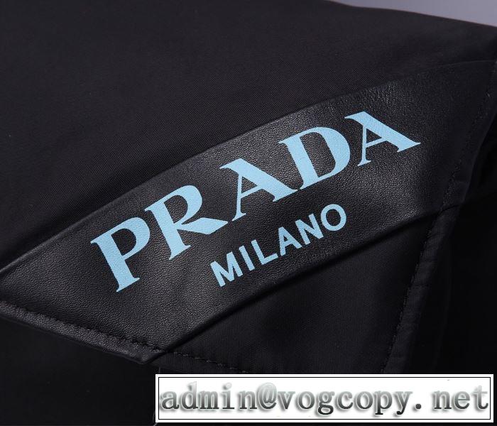 ショルダーバッグ ストリート感あふれ プラダ PRADA 普段使いにも最適なアイテム
