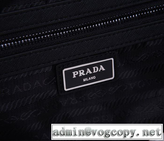 どのアイテムも手頃な価格で プラダ PRADA トレンド最先端のアイテム ショルダーバッグ