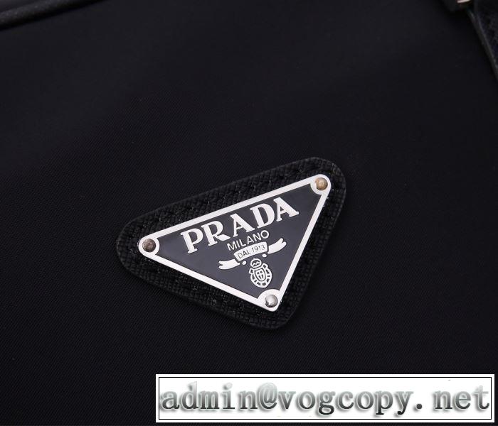プラダ ファッショニスタを中心に新品が非常に人気 PRADA スーツケース 2020春新作