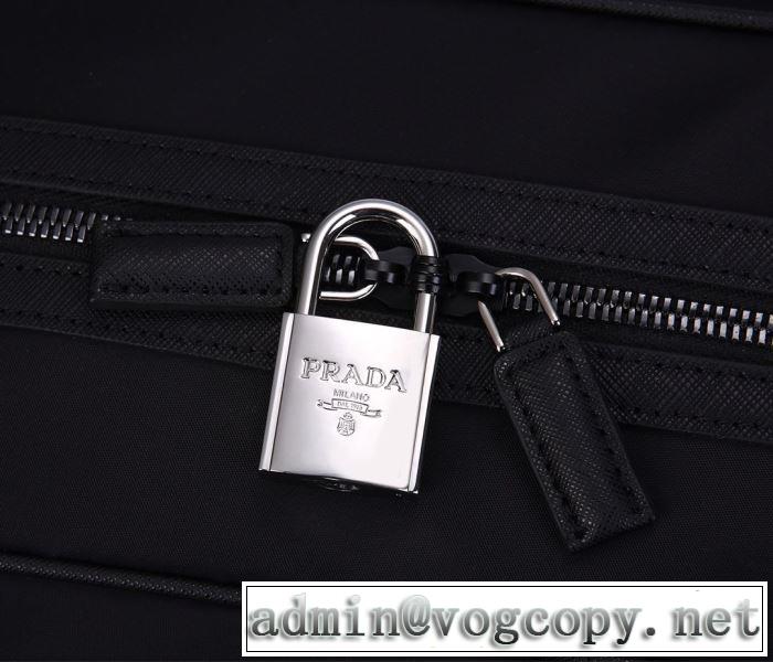 プラダ ファッショニスタを中心に新品が非常に人気 PRADA スーツケース 2020春新作