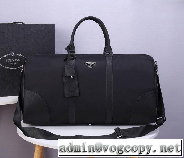 プラダファッションに取り入れよう  PRADA 限定アイテム特集 スーツケース