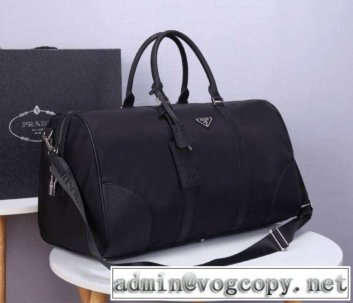 プラダファッションに取り入れよう  PRADA 限定アイテム特集 スーツケース