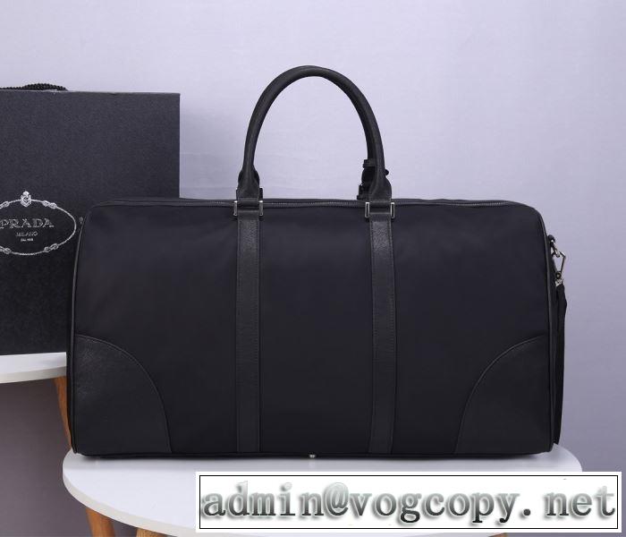 プラダファッションに取り入れよう  PRADA 限定アイテム特集 スーツケース