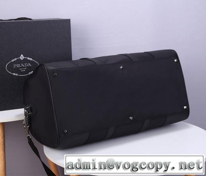 プラダファッションに取り入れよう  PRADA 限定アイテム特集 スーツケース