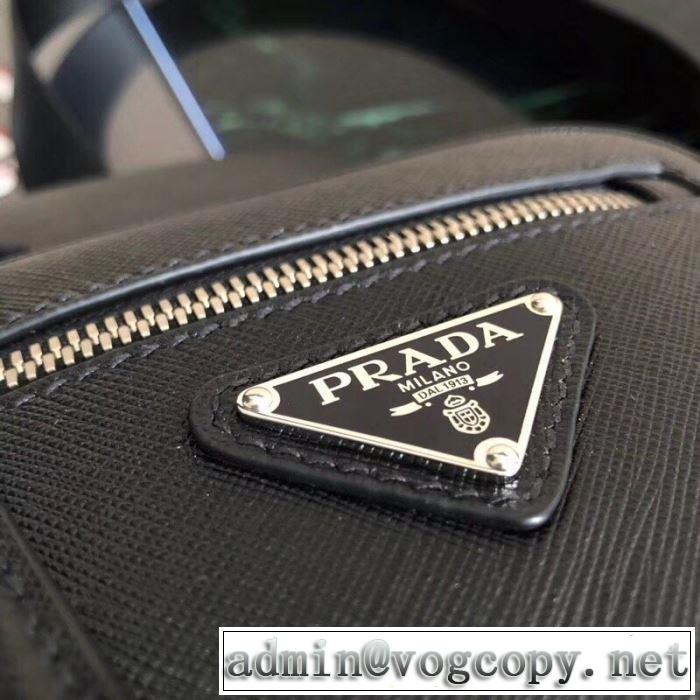 非常にシンプルなデザインな プラダ PRADA 価格帯が低い リュック 高級感のある素材