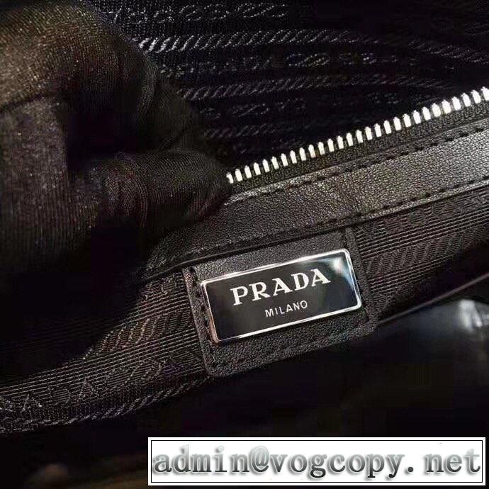 ビジネスバッグ プラダ 海外でも人気なブランド  PRADA 一番手に入れやすい