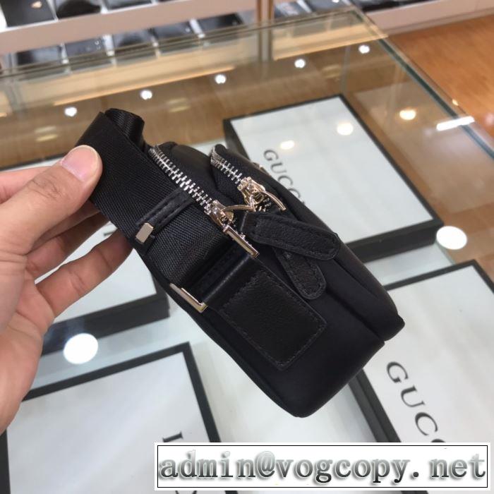 ショルダーバッグストリート系に大人気  プラダ PRADA デザインお洒落