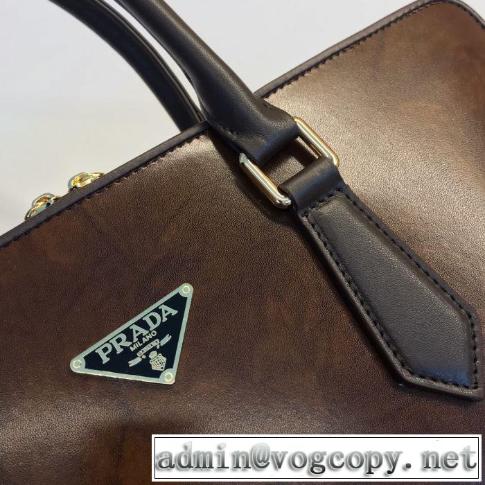 高級感のある素材 プラダ PRADA 海外でも人気なブランド ハンドバッグ 2020年春限定