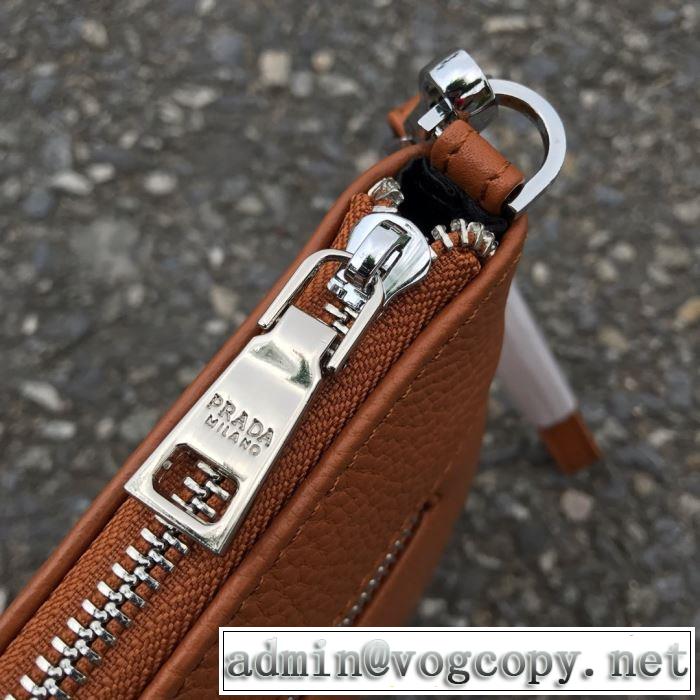 ポーチ 大人気のブランドの新作  プラダ PRADA 普段のファッション
