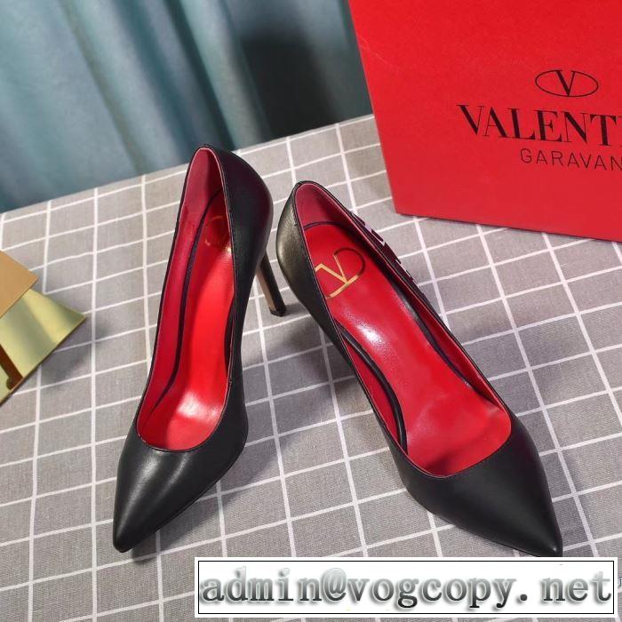 2019秋冬トレンド押さえておきたい ヴァレンティノ 人気ブランドの秋冬新色 VALENTINO 注目の秋ファッション一番 パンプス