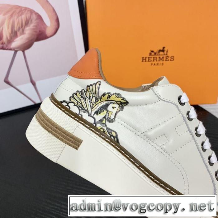 エルメス 一番おしゃれ秋冬トレンド HERMES2019秋に注目したい  ランニングシューズ おしゃれさんはいち早く取り