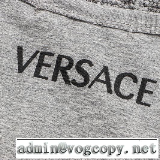 3色可選 ヴェルサーチこの時期の一番人気は  VERSACE ストリート感あふれ 半袖Tシャツ 2020モデル